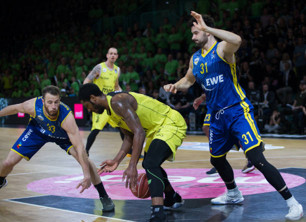 工资调整以 工资调整以