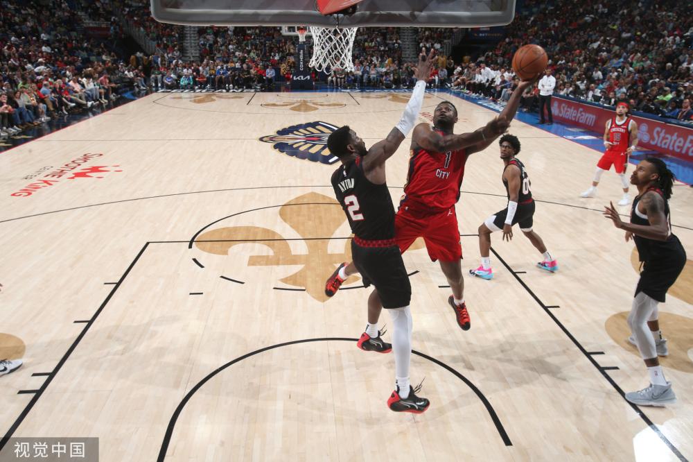 而海港却显 而海港却显